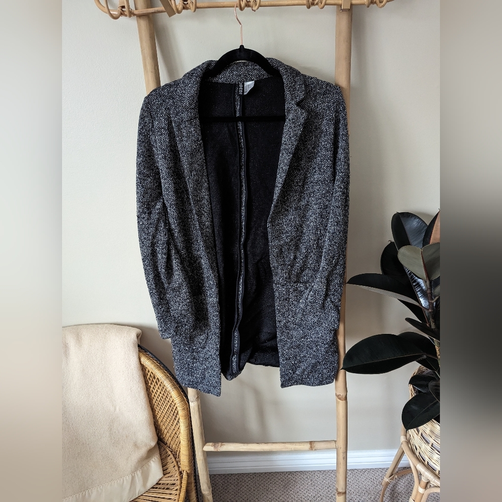 H&M loose fitting knit blazer size 4